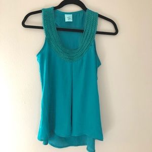 Teal top